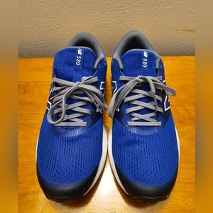 New Balance 520 running shoes
